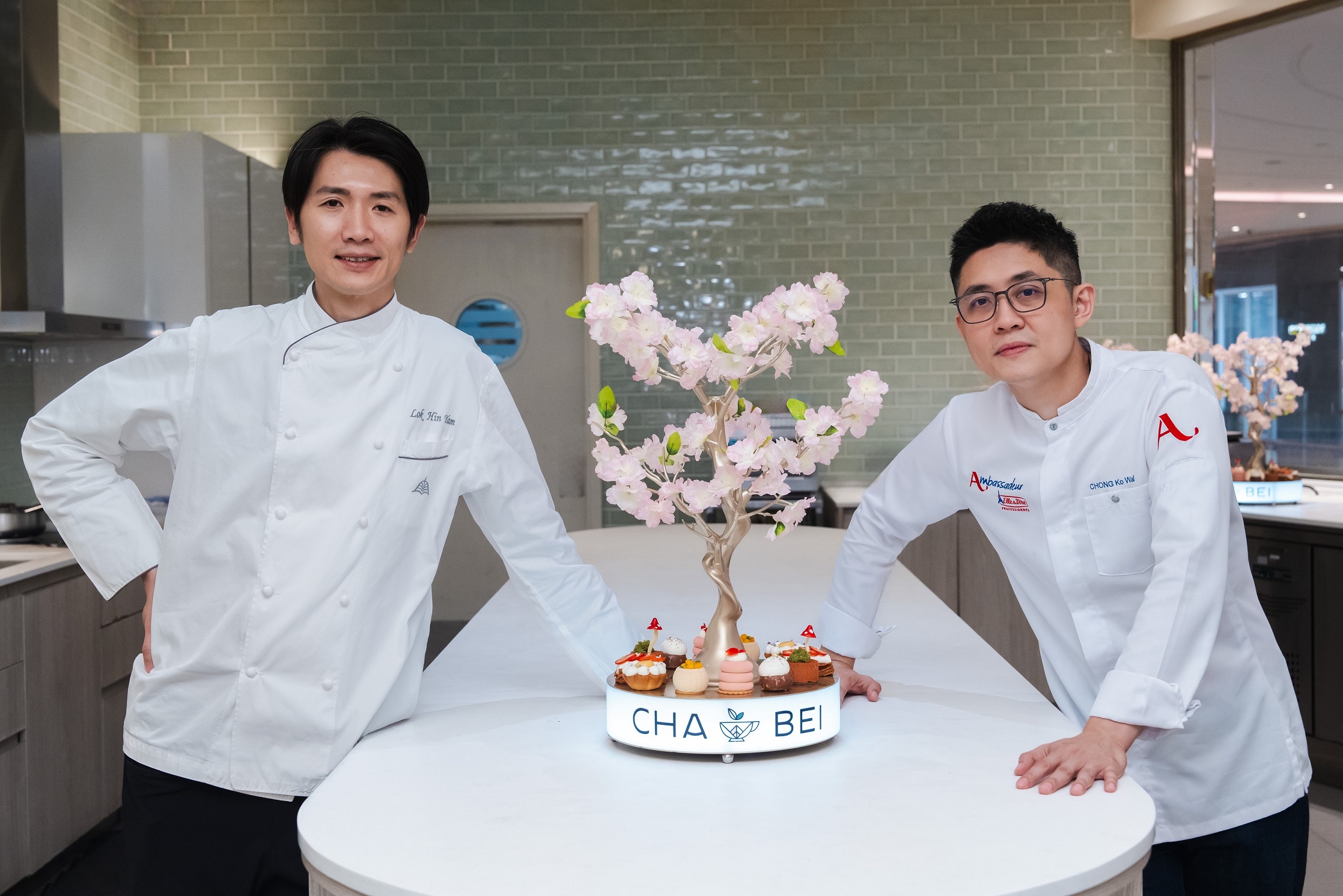 The “Ode to Spring” featues Chef Yam Lok Hin (left), Executive Pastry Chef of StarWorld Hotel, Galaxy Macau, and Broadway Macau, alongside Chef Chong Ko Wai (right), the Malaysian Ambassador for Elle & Vire Professionnel, acclaimed as the "Cake Architect."