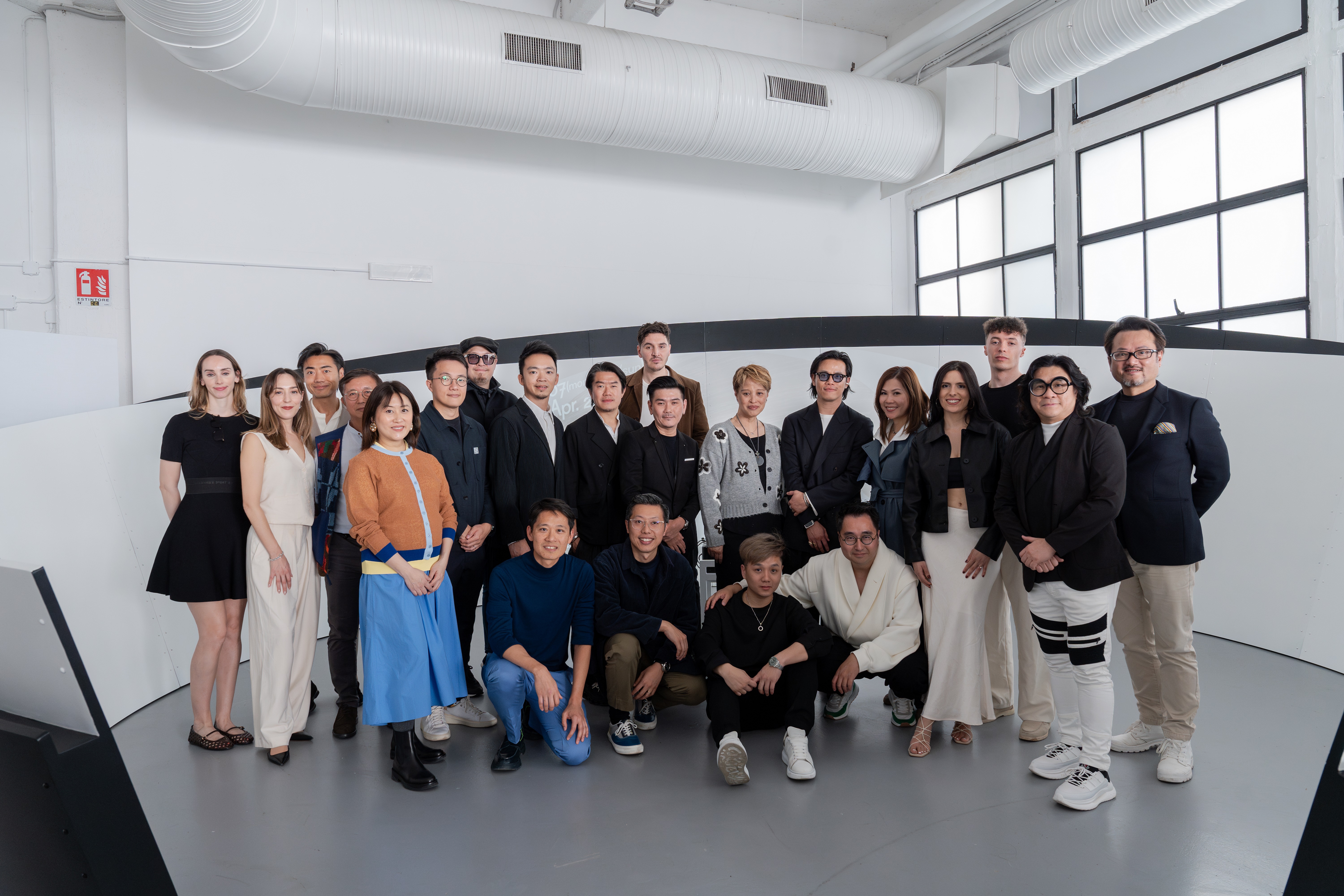 Ten renowned Hong Kong interior designer groups and furniture manufacturers attend the opening ceremony of "Urban Reflection Exhibition" in Milan.