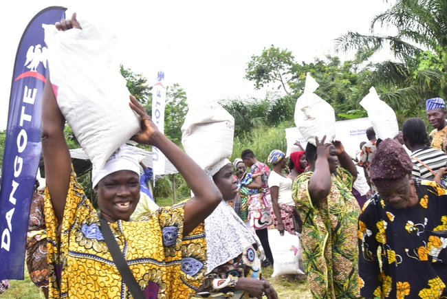Respite for Ogun Communities as Dangote Cement Distributes 3000 Bags of Rice