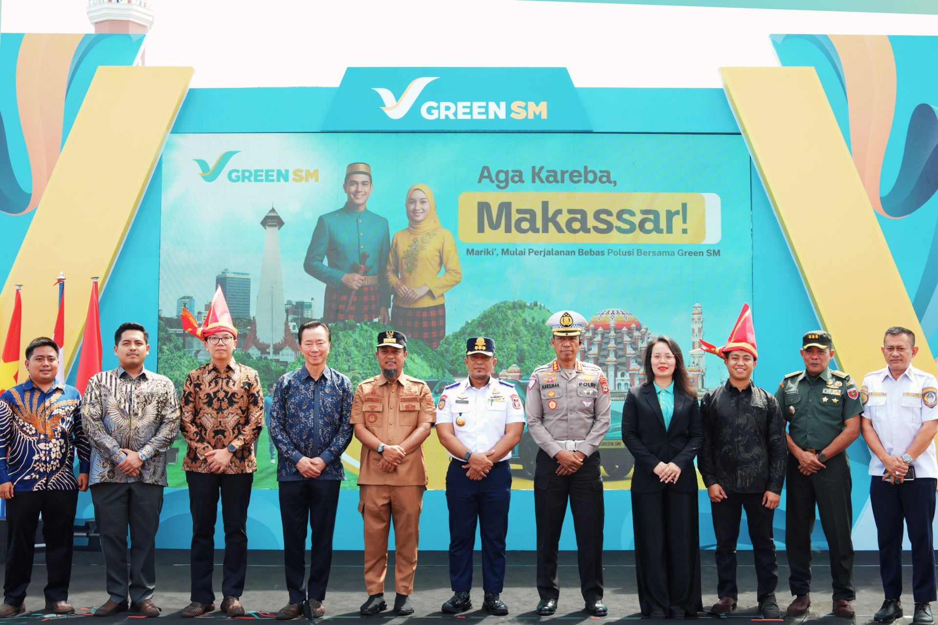 Green SM officially launches electric taxi services in Makassar
