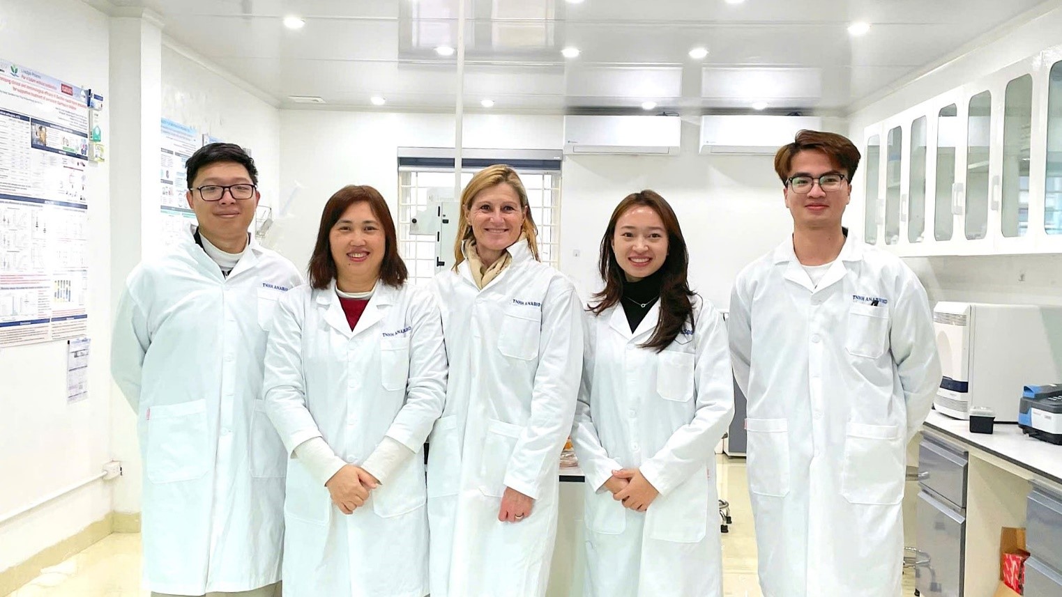 Mrs. Isabelle Ducellier, Member of the Board of Directors at LiveSpo, during her official visit with the LiveSpo R&D team in Hanoi, Vietnam.