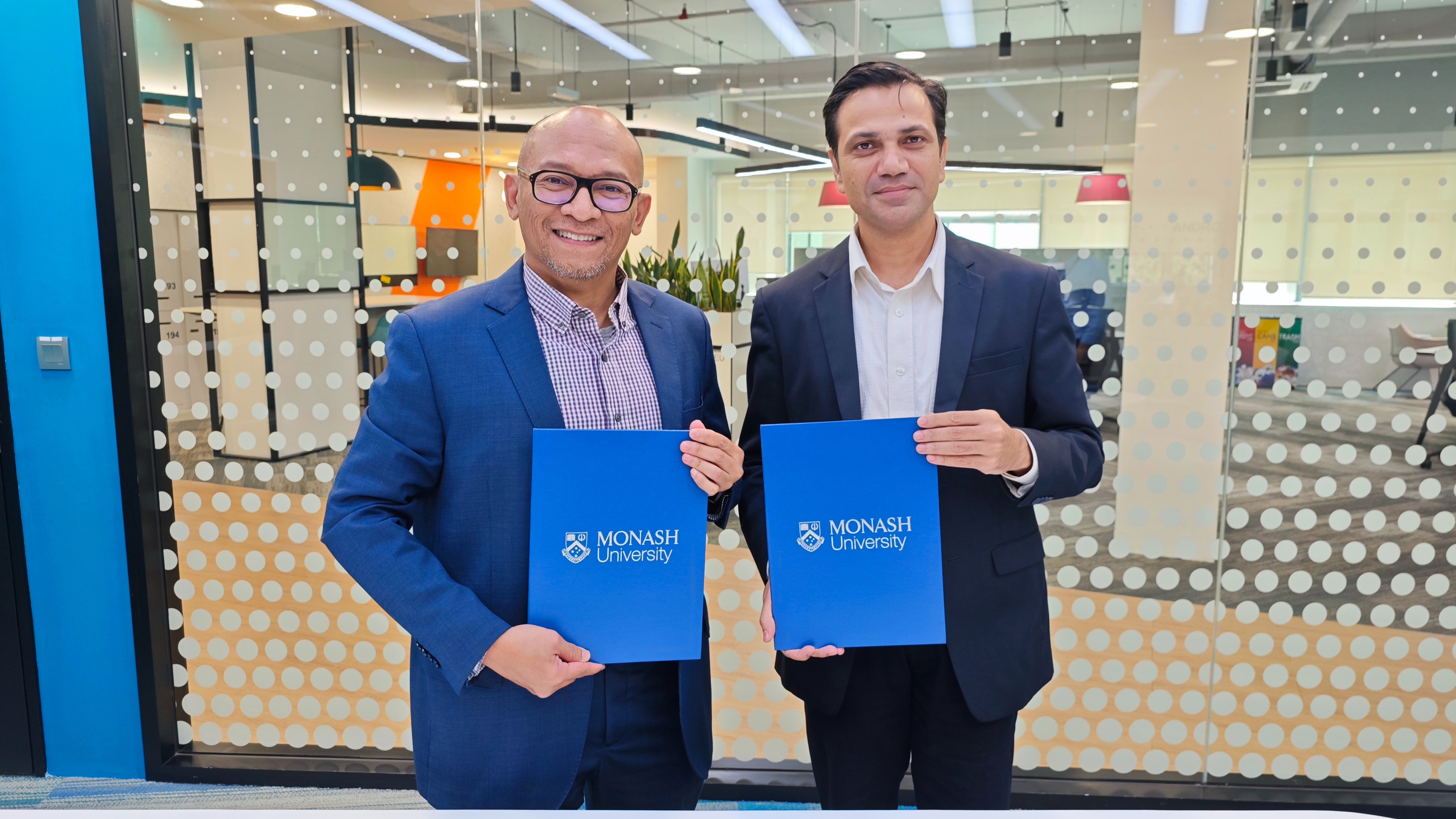 Left to right: Professor Faisal Rafiq Mahamd Adikan, Vice President (Research & Development) at Monash University Malaysia and Dr Richard Lobo, Head of Innovation, R&D, Business Excellence, Chief Ethics Counsellor, at Tata Chemicals Ltd