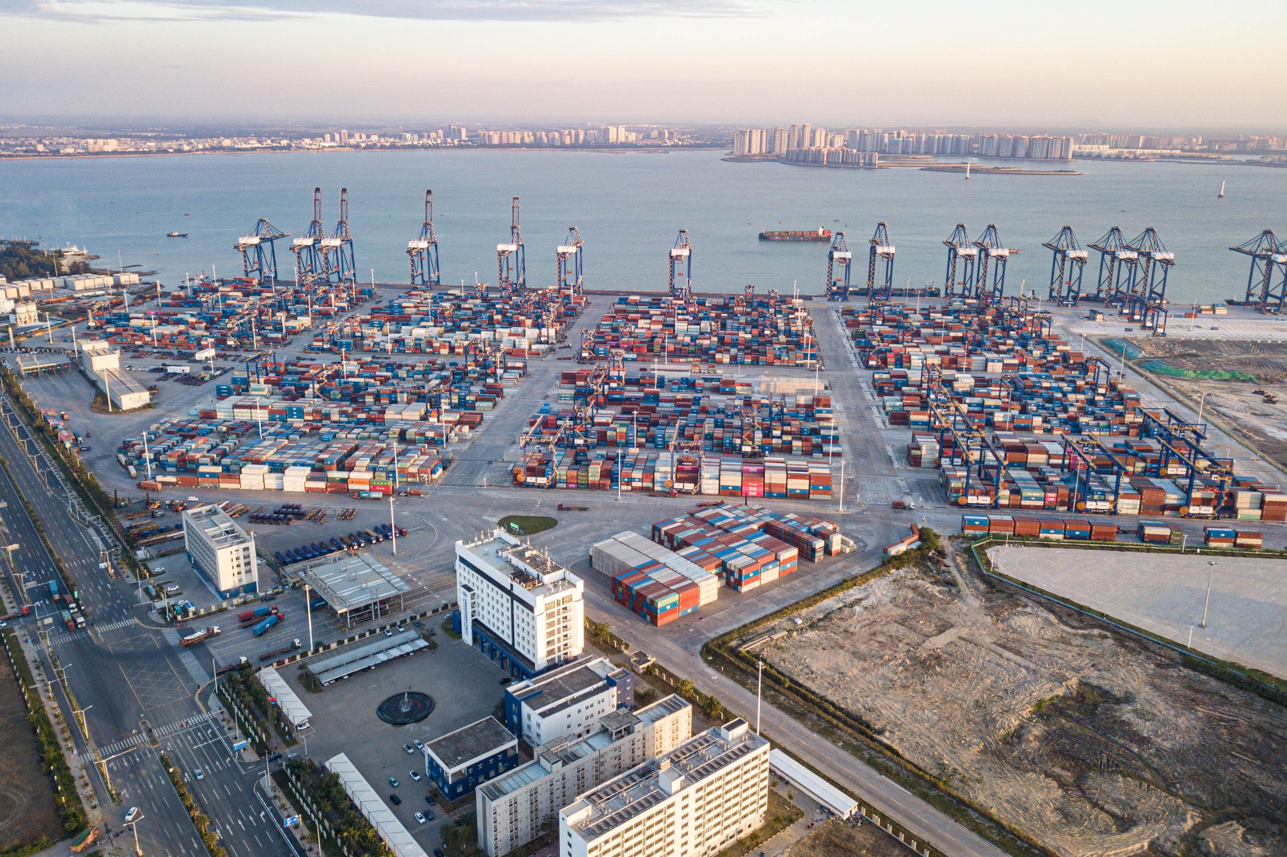 China turns Hainan Island into special customs supervision zone
