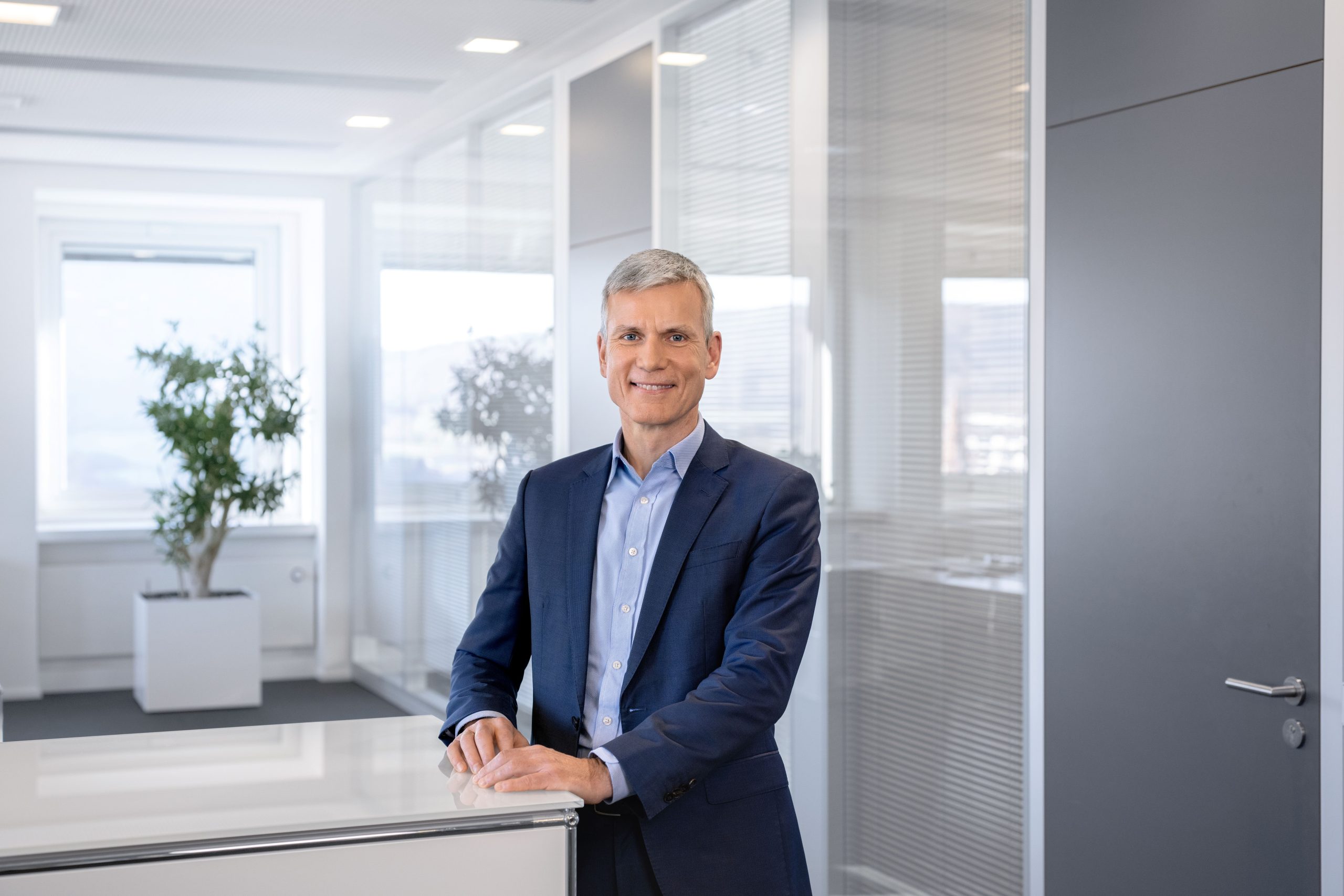 ZEISS concludes fiscal year 2024/25 with solid growth