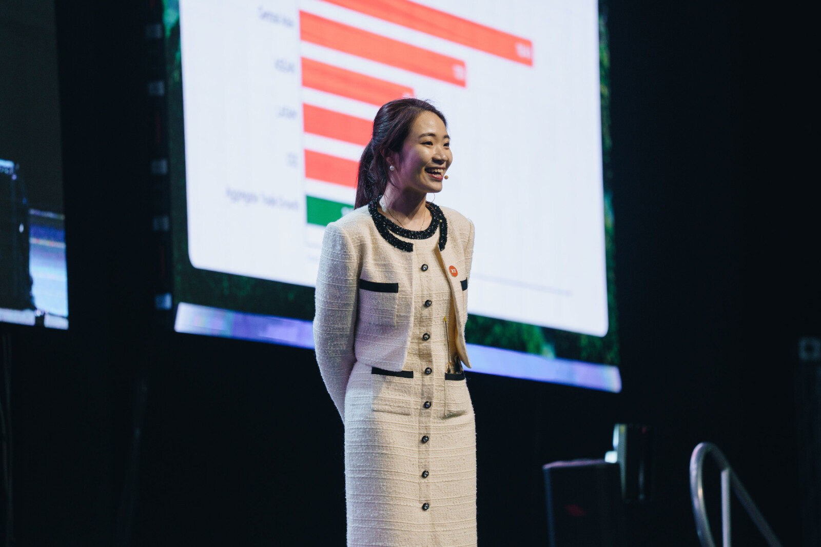 Violas Xiao, Singapore and LatAm CEO of XTransfer, speaks at Chile Fintech Forum.