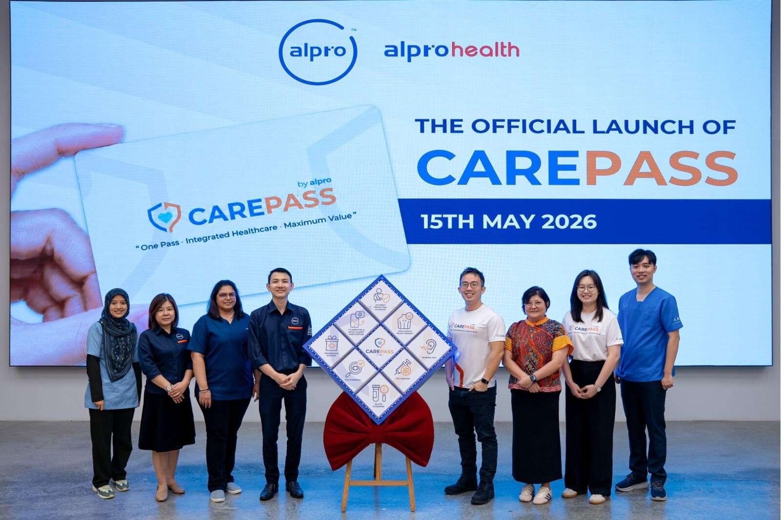 From Left: Aud. Afifah Binti Ahmad Kamely (Audiologist, Alpro Audiologi); Ms Eleen Thum Gak Gak (Director of Alpro Optisaver); Dr. Jessica Kaur Moti A/P Amarjet Singh (Doctor In Charge, Alpro Telehealth); Dr. Ng Ming Lee (Medical Director, Alpro Clinic); Ph. Then Ru Luen (Founder of CarePass and Director of Alpro Health); Ms Elsie Low (General Manager of Powerlife Malaysia); Ph. Ng Yi Ling (Professional Care and Development Manager, Alpro Pharmacy); Pt. Eugene Siow (Chief Physiotherapist, Alpro Physio)